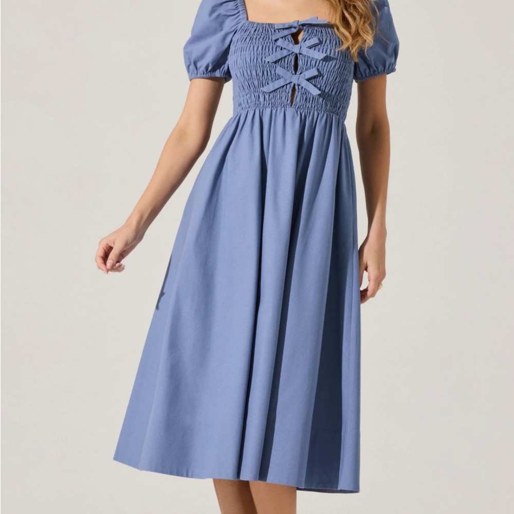 ASTR The Label Smocked Bow Midi Dress - white large NWT